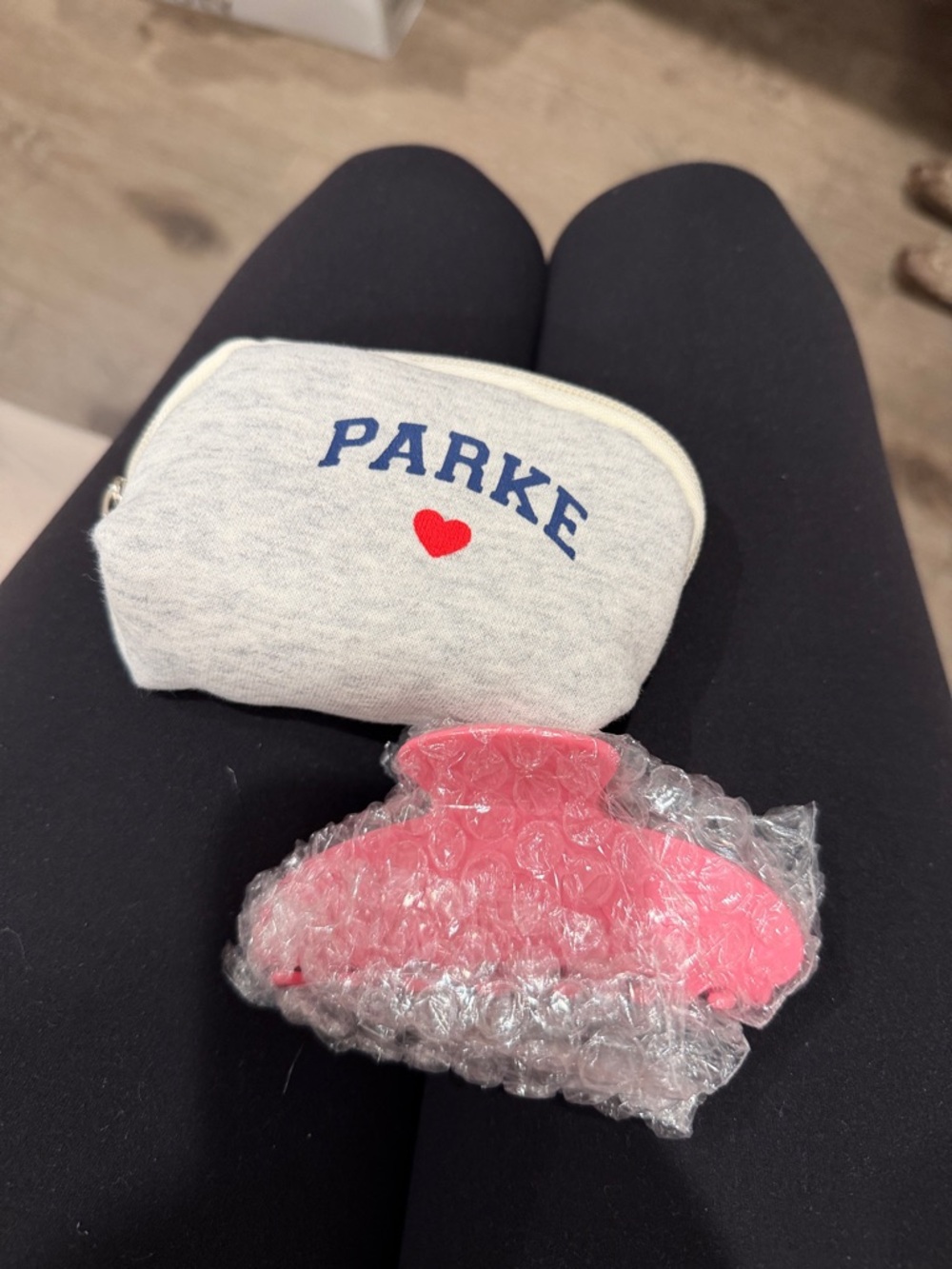Parke Blush Hair Claw Clip NWT - Picture 2 of 2